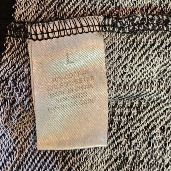 On The Byas T Shirt size Large Black Pineapple print 1/4 button short sleeve - Picture 5 of 9